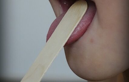 Co pomáhá na bolest v krku