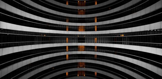 Moderní trendy a inovace v designu kuchyní 2021