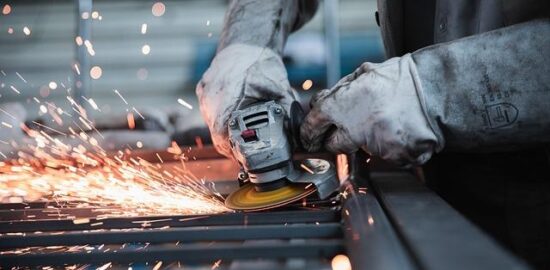 Jak si doma vyrobit stojan na knihy