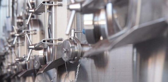 Jak si doma vyrobit vlastní regál z palet