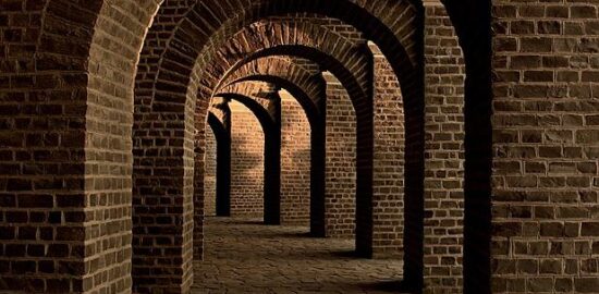 Jak postavit úložný prostor ve sklepě