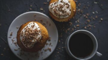 Recept: Kuřecí soté s medem a hořčičnou omáčkou