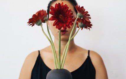 Jak udělat dekorativní vázu z recyklovaného skla – DIY