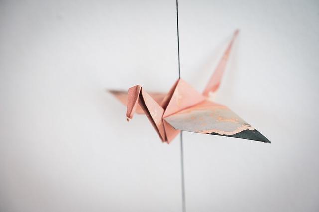 Jak udělat origami papírovou květinu