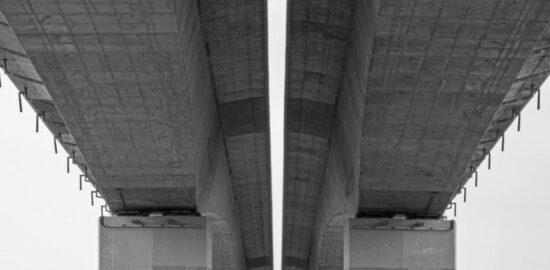 Jak postavit domácí pergolu krok za krokem